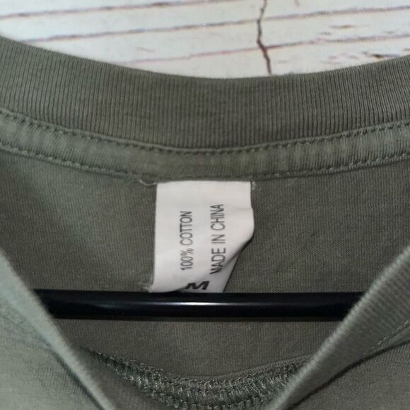 Women’s Short Sleeve Green Graphic T-Shirt - Picture 4 of 4